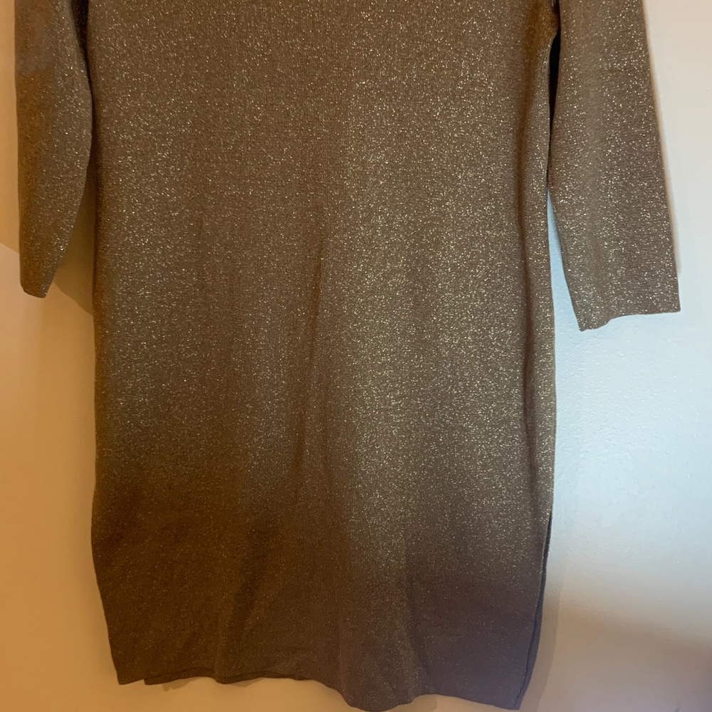 Elegant Gold Long Sleeve Dress - Preloved - Picture 4 of 15